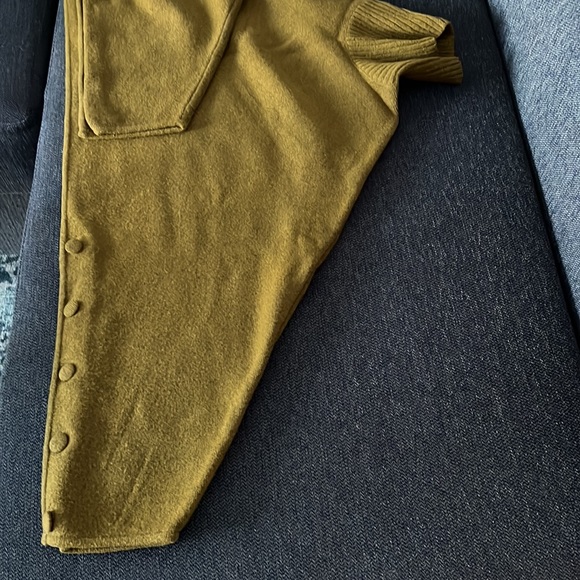 Knit sweater with buttons - Picture 3 of 4